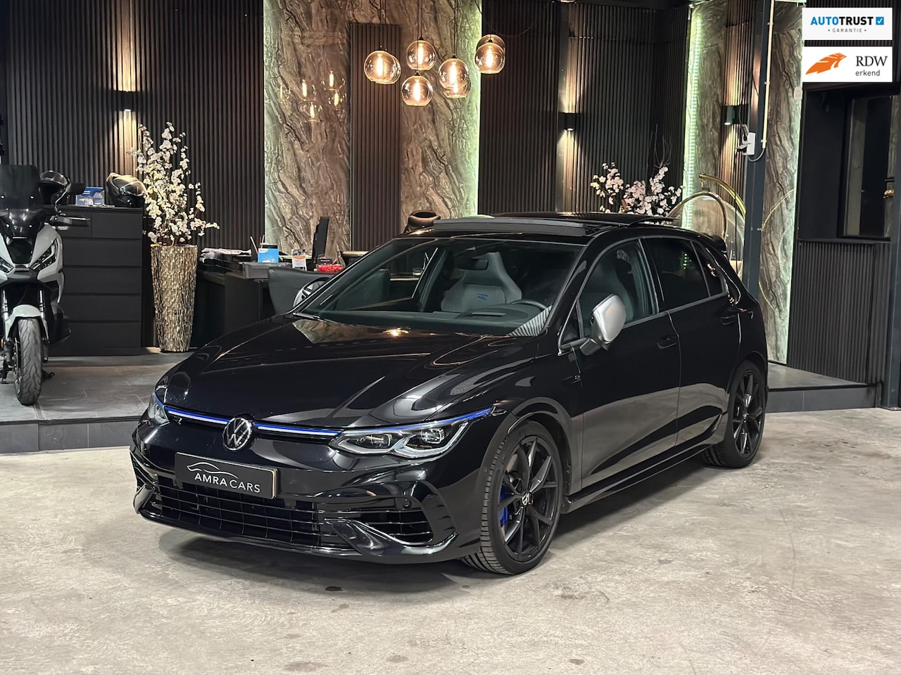 Volkswagen Golf - 2.0 TSI R 4Motion|PANO|HEAD UP|BOMVOL! - AutoWereld.nl