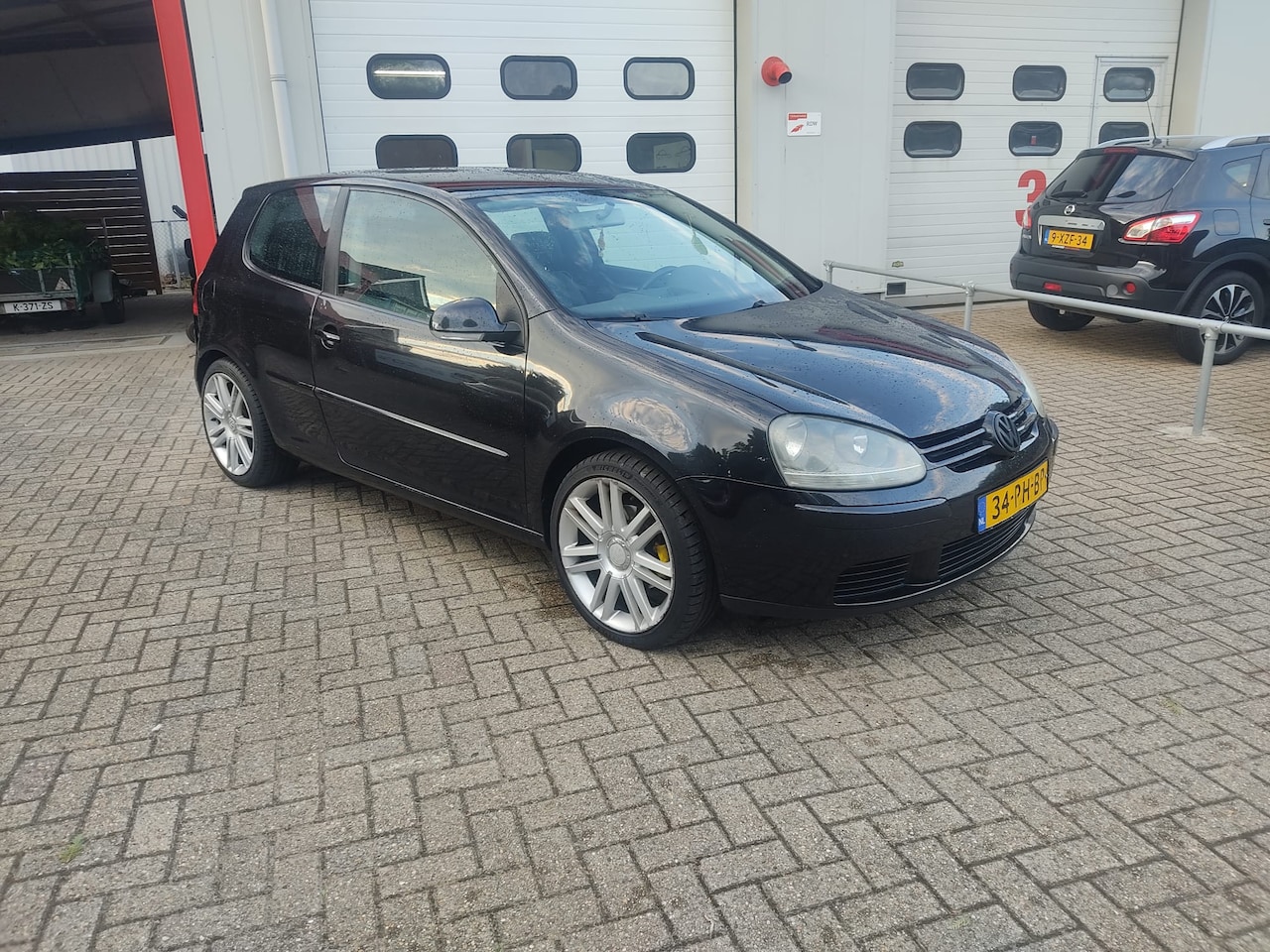 Volkswagen Golf - 1.6 FSI Sportline 16V 115pk 3D 2004 Zwart - AutoWereld.nl