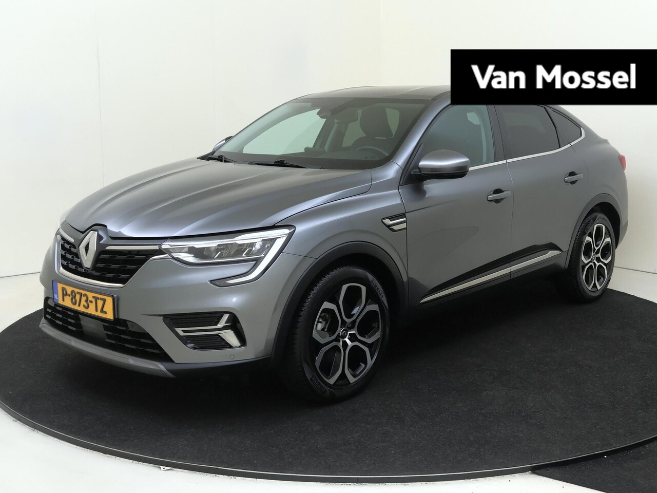 Renault Arkana - 1.6 E-Tech Hybrid 145 Intens 1e Eig. / Trekhaak / 18" / R Link Navigatie / Camera - AutoWereld.nl
