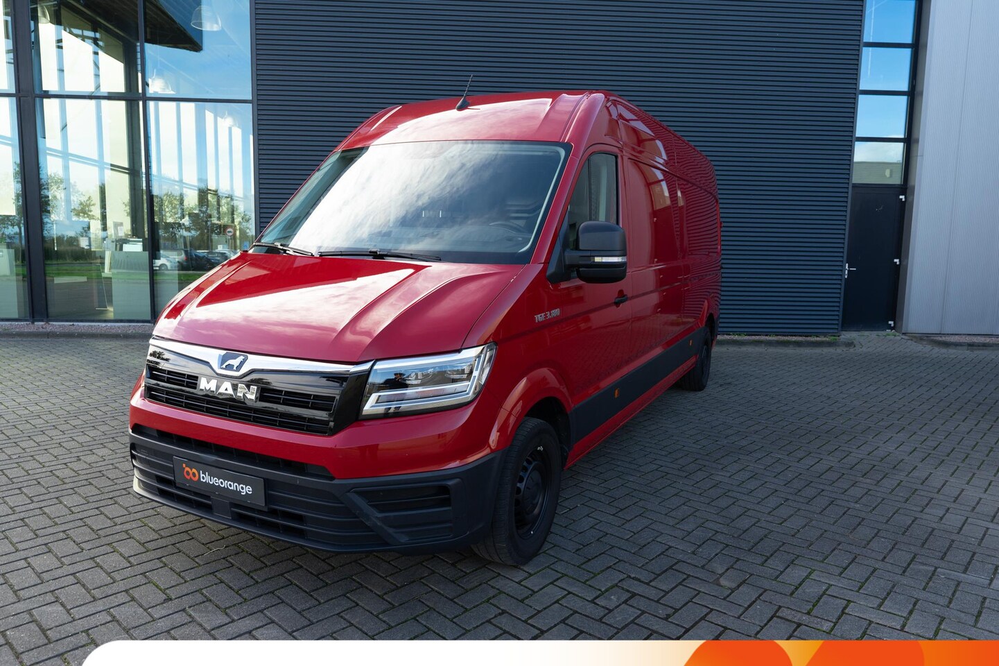 MAN TGE - 35 2.0 Lang L4 Super Hoog 177PK Achteruitrijcamera, Trekhaak, LED Koplampen, Ergo Bestuurd - AutoWereld.nl