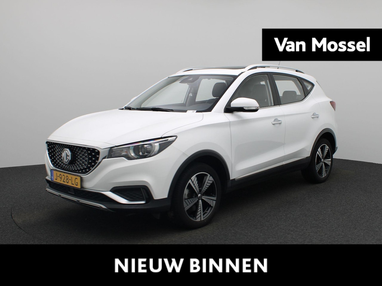 MG ZS - Luxury 45 kWh | Leer | Apple CarPlay | Achteruitrijcamera | Keyless Entry/Go | Panorama Da - AutoWereld.nl