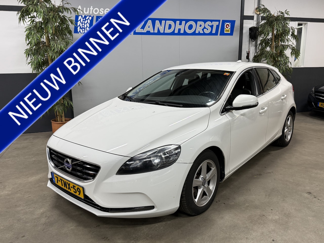 Volvo V40 - 1.6 D2 Momentum 1.6 D2 Momentum - AutoWereld.nl
