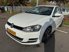 Volkswagen Golf - 1.2 TSI PDC Bluetooth Stoelverwarming 18" lm velgen