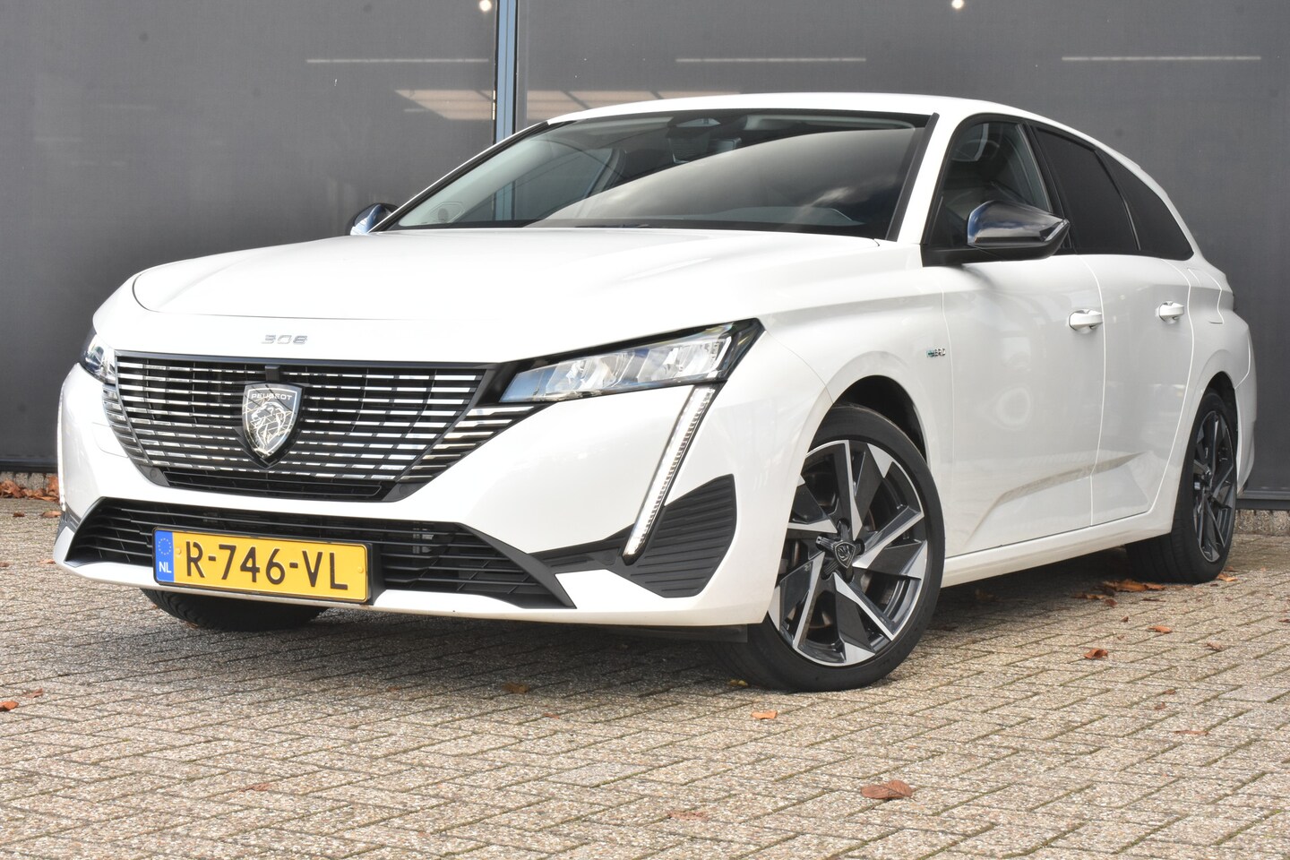 Peugeot 308 SW - 1.6 HYbrid 180 Allure Pack Business | AGR-Comfortstoel | Lane-Assist | Navigatie | Achteru - AutoWereld.nl