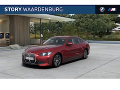 BMW i4 - eDrive35 / Achteruitrijcamera / Stoelverwarming / Widescreen Display / Airconditioning / A