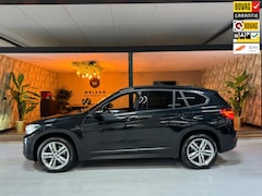 BMW X1 - XDrive20i Executive Garantie Camera StoelVW Elek Achterklep PDC Cruise Navi Clima Led Lane