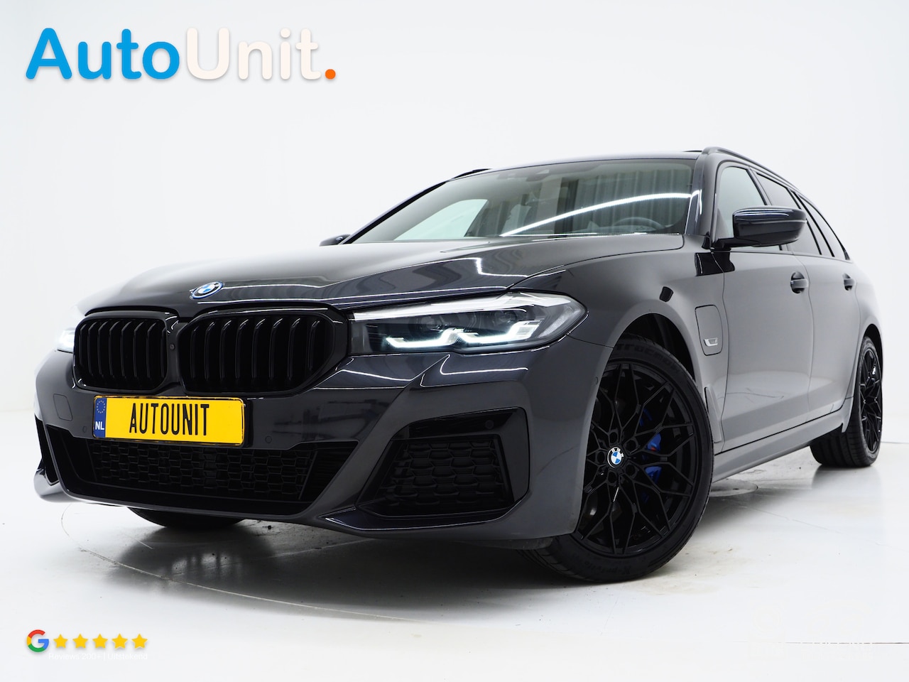 BMW 5-serie Touring - 530e xDrive M Sport Shadow | Panoramadak | Trekhaak | Harman/Kardon | 360 | Head Up | Keyl - AutoWereld.nl