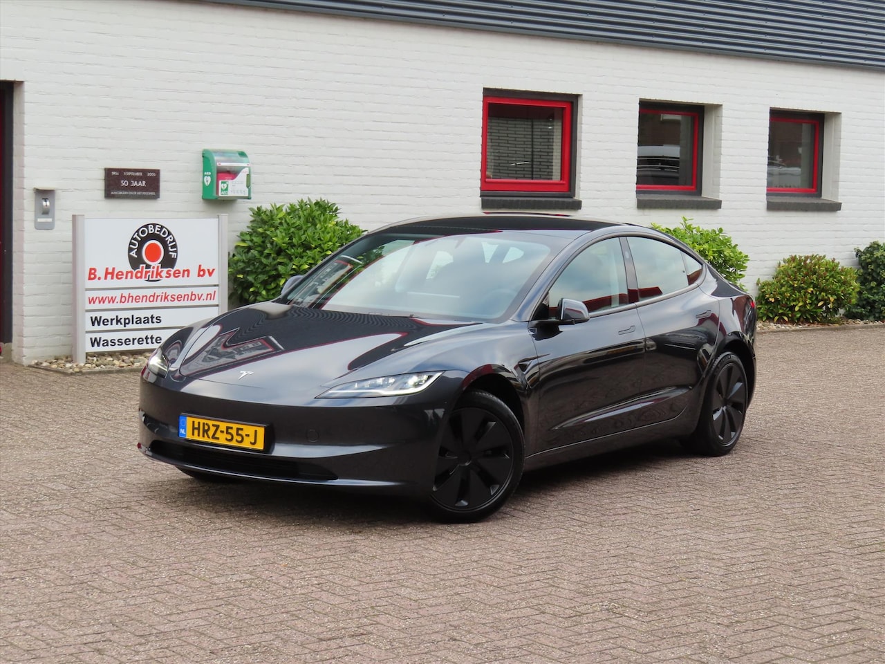 Tesla Model 3 - RWD Highland/ Warmtepomp/ LFP accu/ Stoel + stuurwiel verwarming/ Panoramadak/ Origineel N - AutoWereld.nl