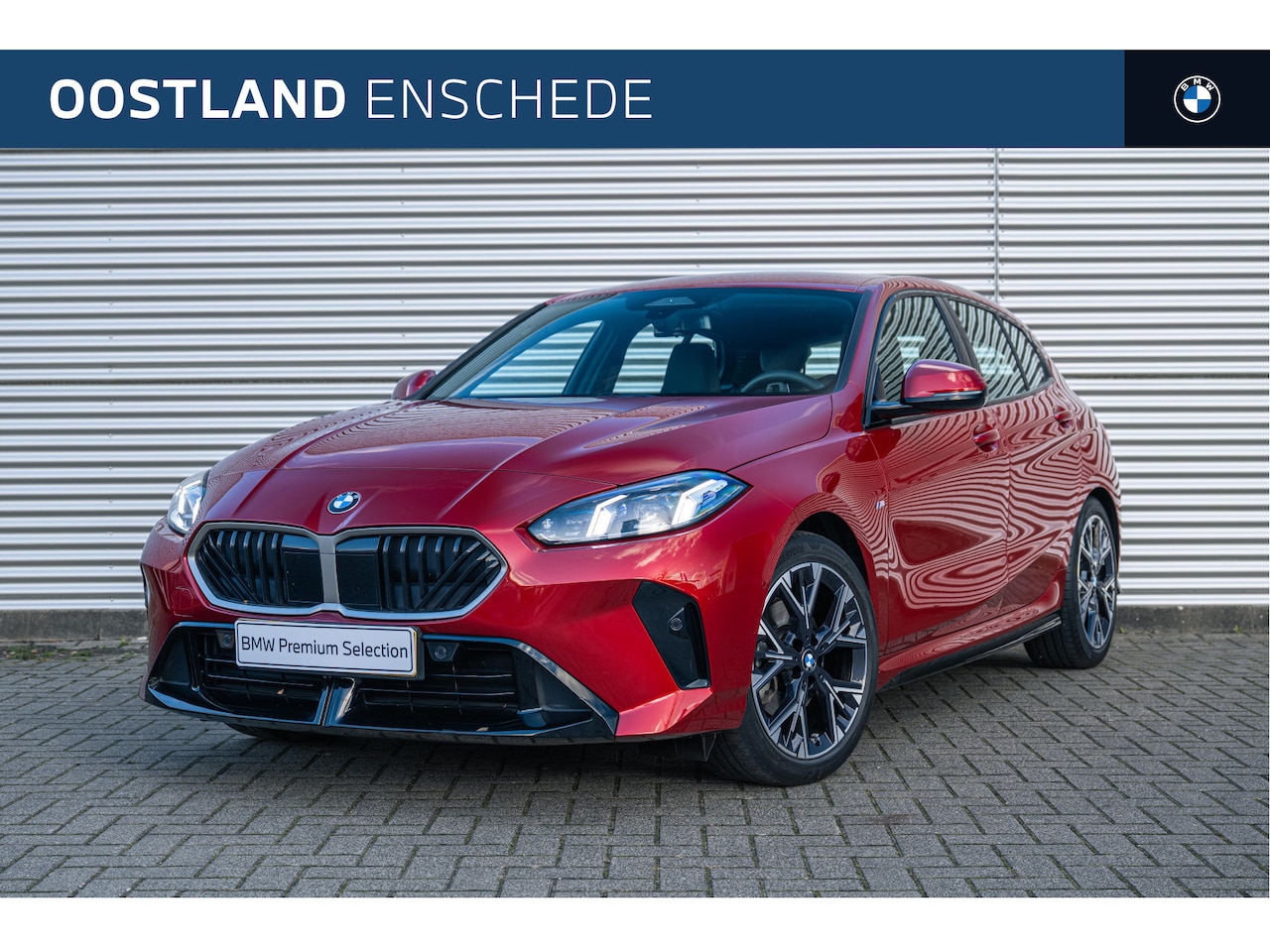 BMW 1-serie - 120 M Sport Automaat / Sportstoelen / Achteruitrijcamera / M Adaptief onderstel / Comfort - AutoWereld.nl