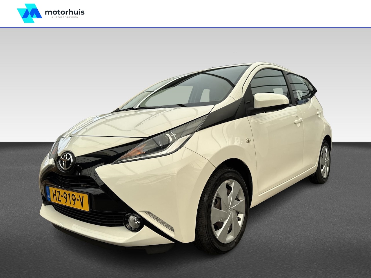 Toyota Aygo - 1.0 VVT-i 69pk 5D x-play - AutoWereld.nl
