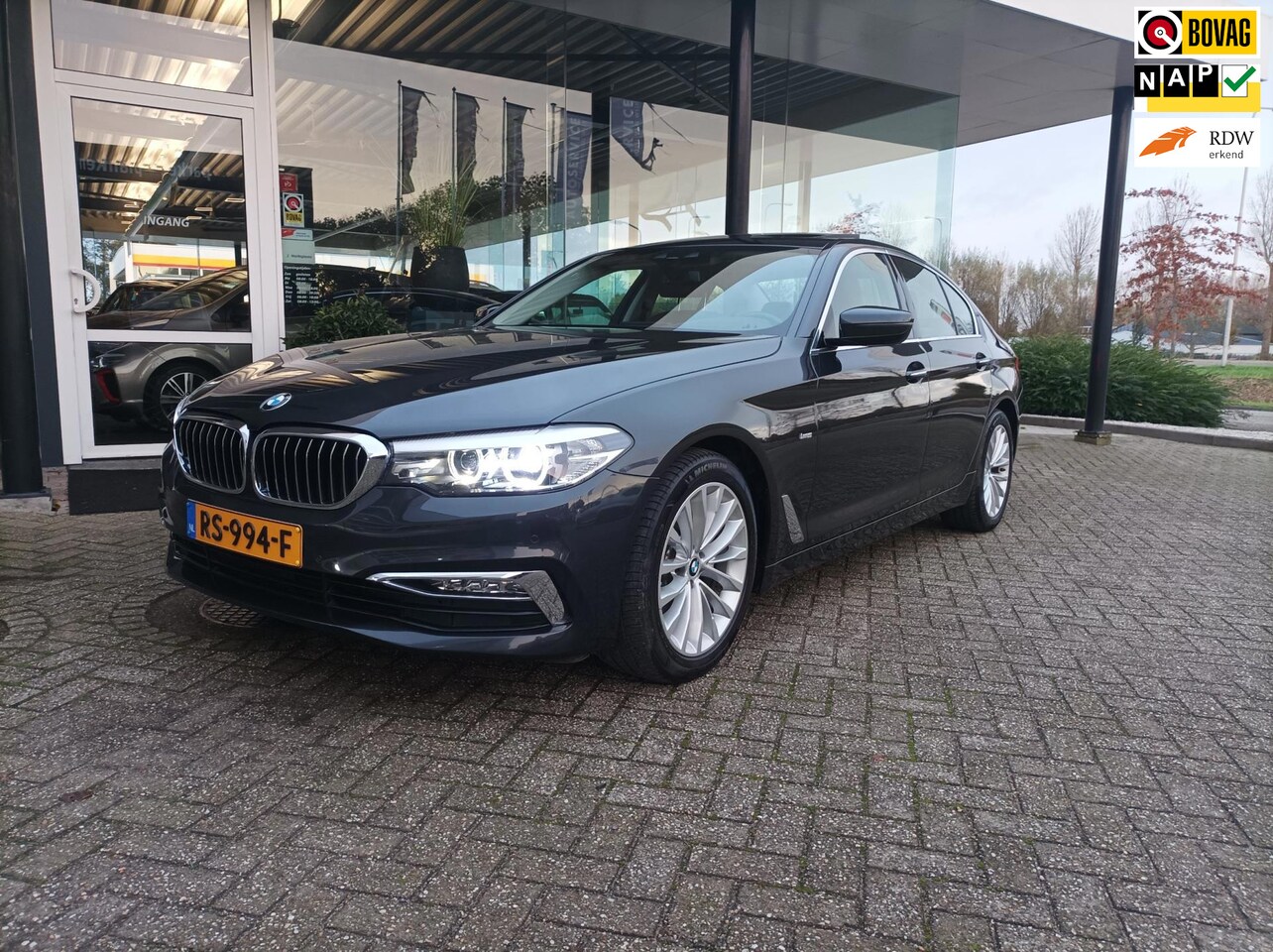 BMW 5-serie - 520d High Executive/LEER /SCHUIFDAK/TREKHAAK/NIEUWSTAAT - AutoWereld.nl