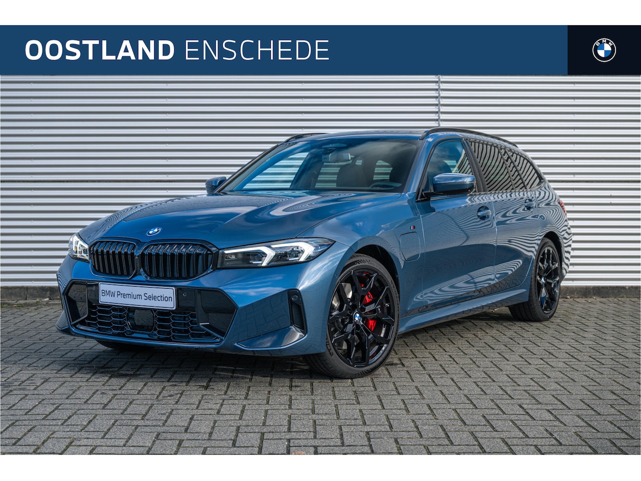 BMW 3-serie Touring - 330e High Executive M Sport Automaat / Panoramadak / Sportstoelen / Adaptieve LED / Comfor - AutoWereld.nl