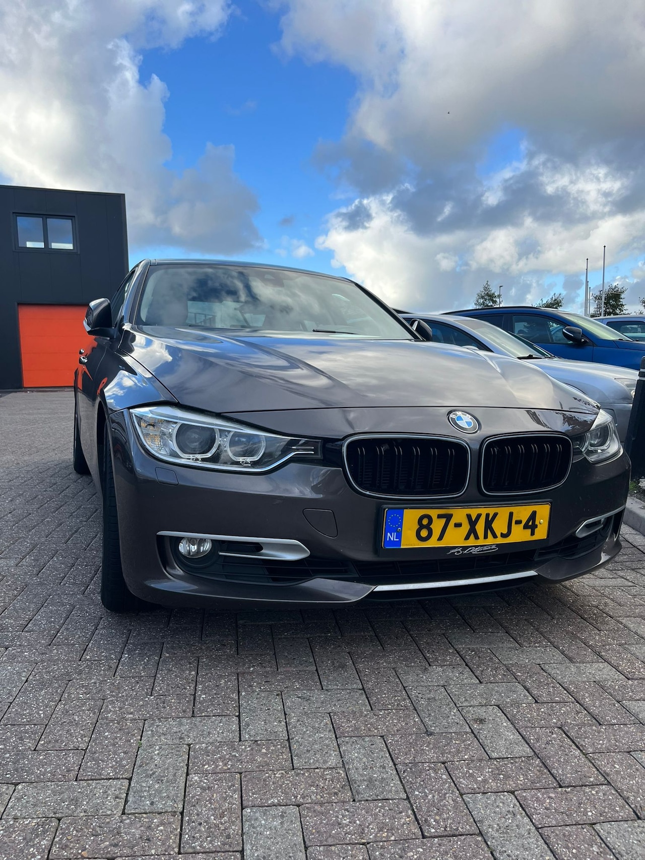 BMW 3-serie - 320i High Executive - AutoWereld.nl