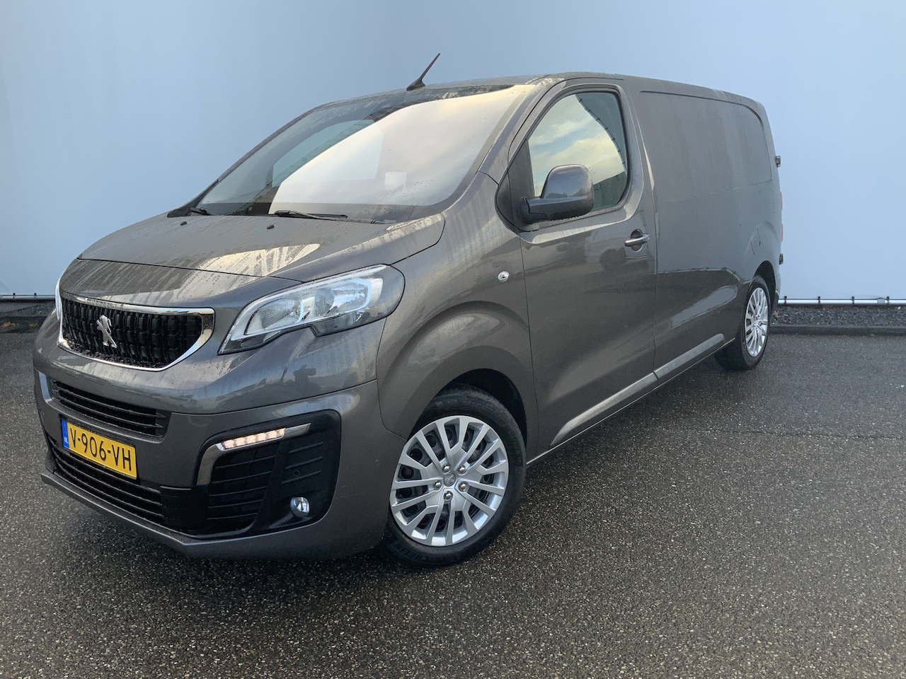 Peugeot Expert - 227S 2.0 BlueHDI 180 Premium Pack Automaat Airco Cruise Camera 177 pk Euro 6 Koppakking De - AutoWereld.nl