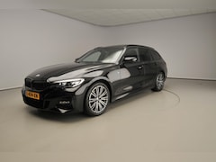 BMW 3-serie Touring - 318i | M-Sportpakket | LED | Navigatie | Schuifdak | Sportstoelen | DAB | Hifi speakers |