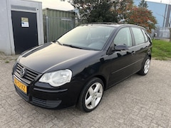 Volkswagen Polo - 1.4-16V Optive (AIRCO)