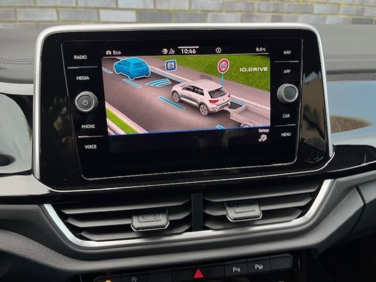 Volkswagen T-Roc - 1.5 TSI DSG R-LINE VIRTU. - CAMERA - AFN. TREKH. - AutoWereld.nl