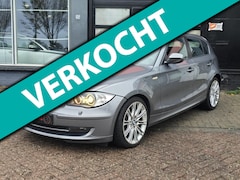 BMW 1-serie - 120i Business Line Edition AUTOMAAT/NAP/SCHUIFDAK/NAVI
