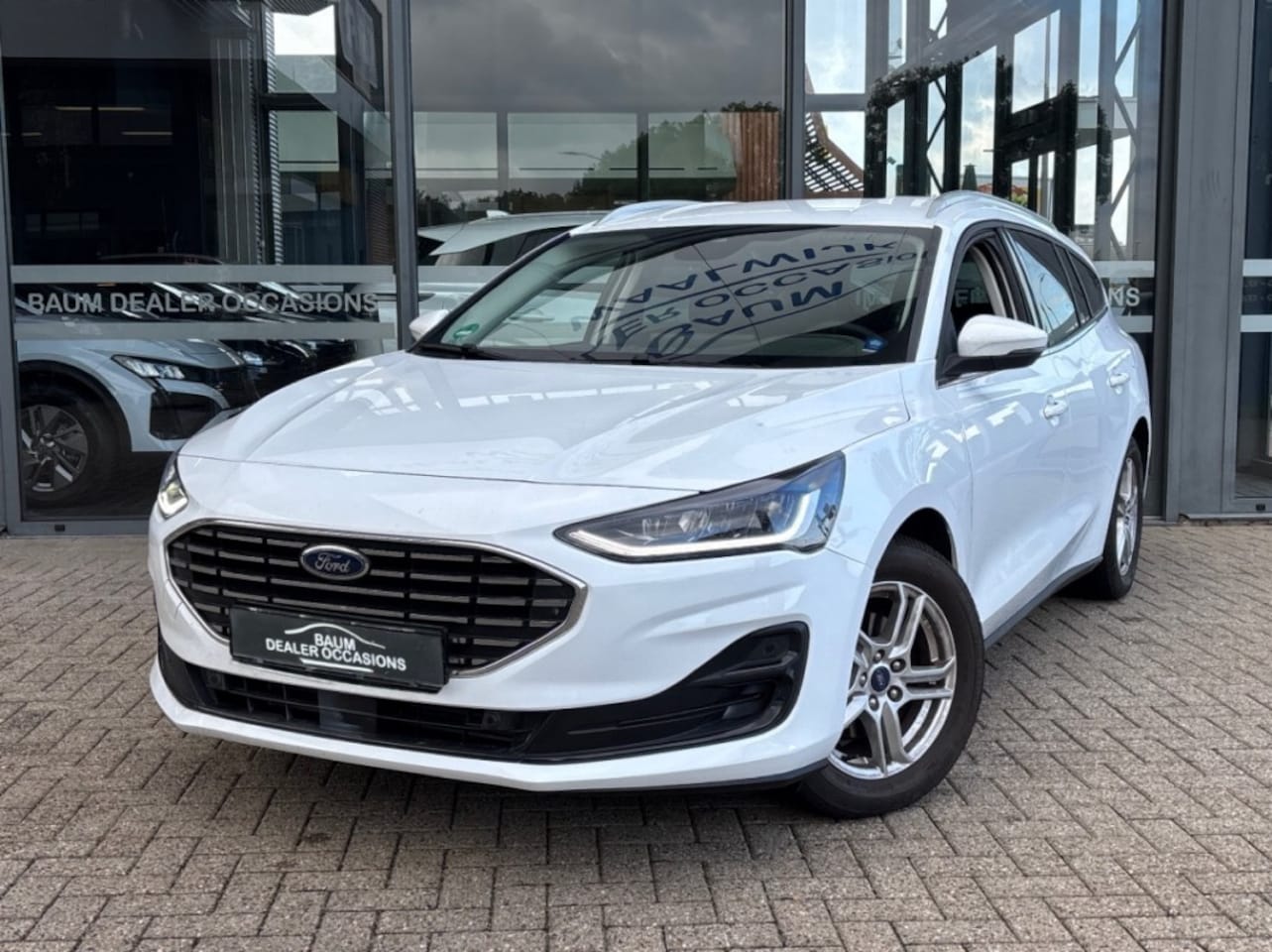 Ford Focus - 1.0 EBH TITANIUM X AIRCO WIDESCREEN PDC WINTERPACK - AutoWereld.nl