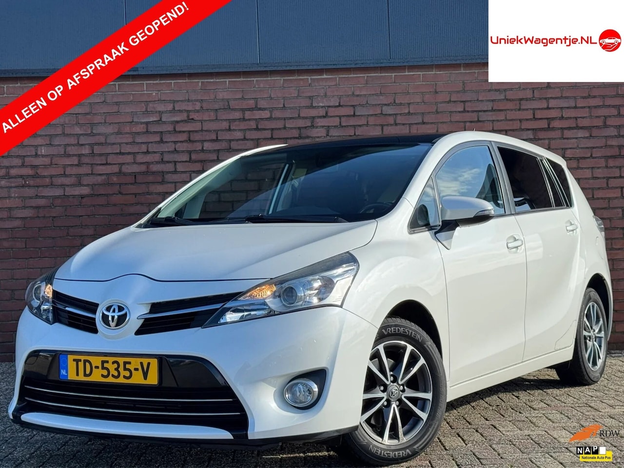 Toyota Verso - 1.6 VVT-I BUSINESS | NAVI! | CAMERA! | TREKHAAK! - AutoWereld.nl