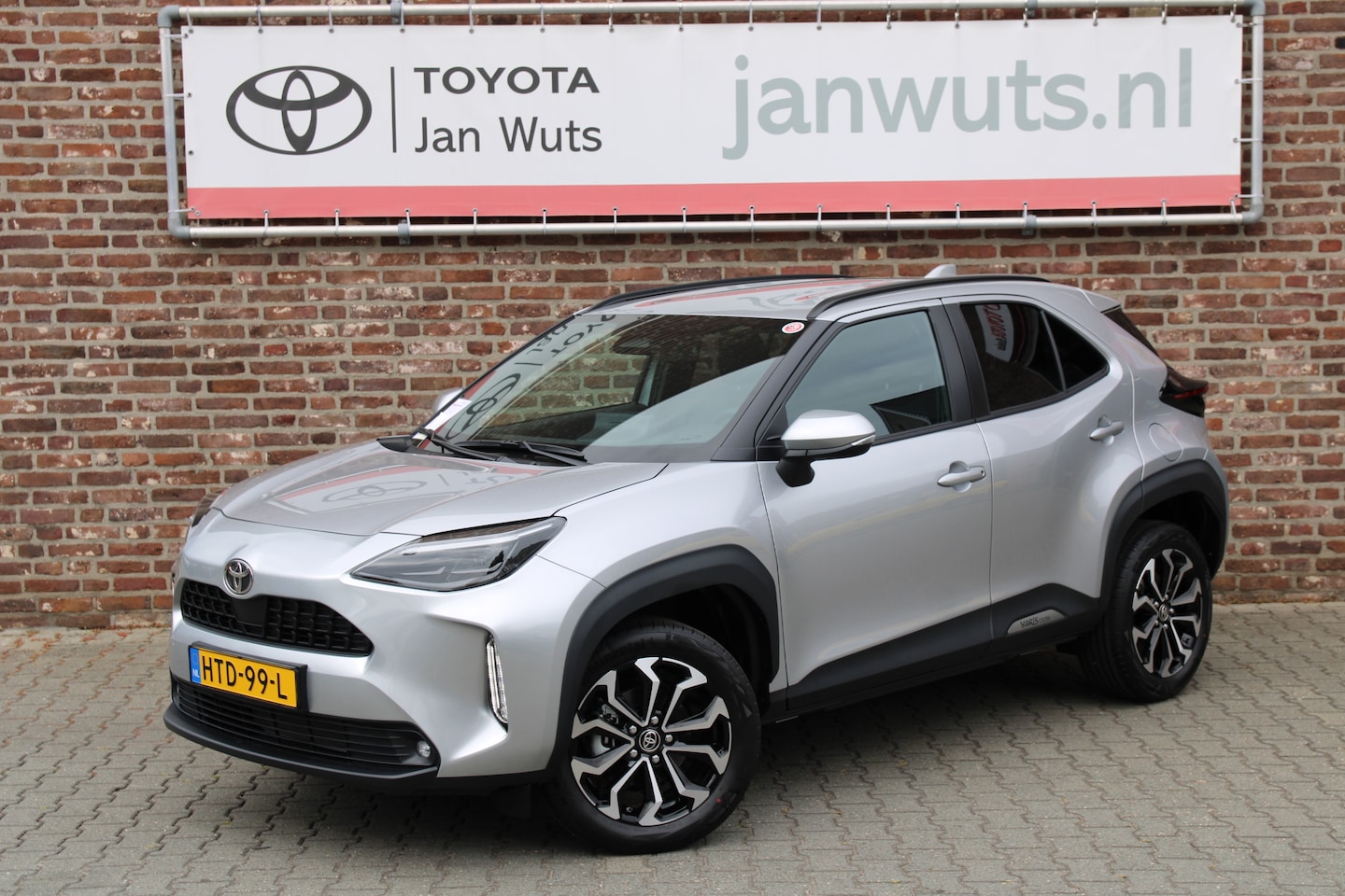 Toyota Yaris Cross - 1.5 Hybrid 130 Dynamic + Winterpack - AutoWereld.nl