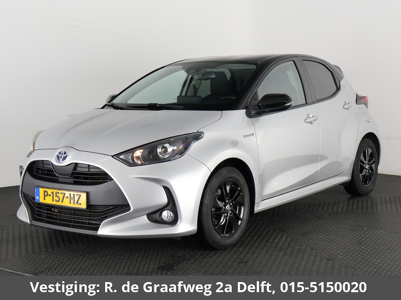 Toyota Yaris - 1.5 Hybrid Bi-Tone Sport | Apple Carplay & AndroidAUTO | Camera | Privacy Glass | - AutoWereld.nl