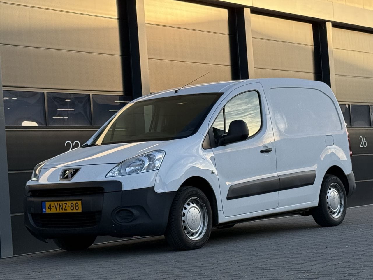 Peugeot Partner - 1.6 HDI Airco - AutoWereld.nl