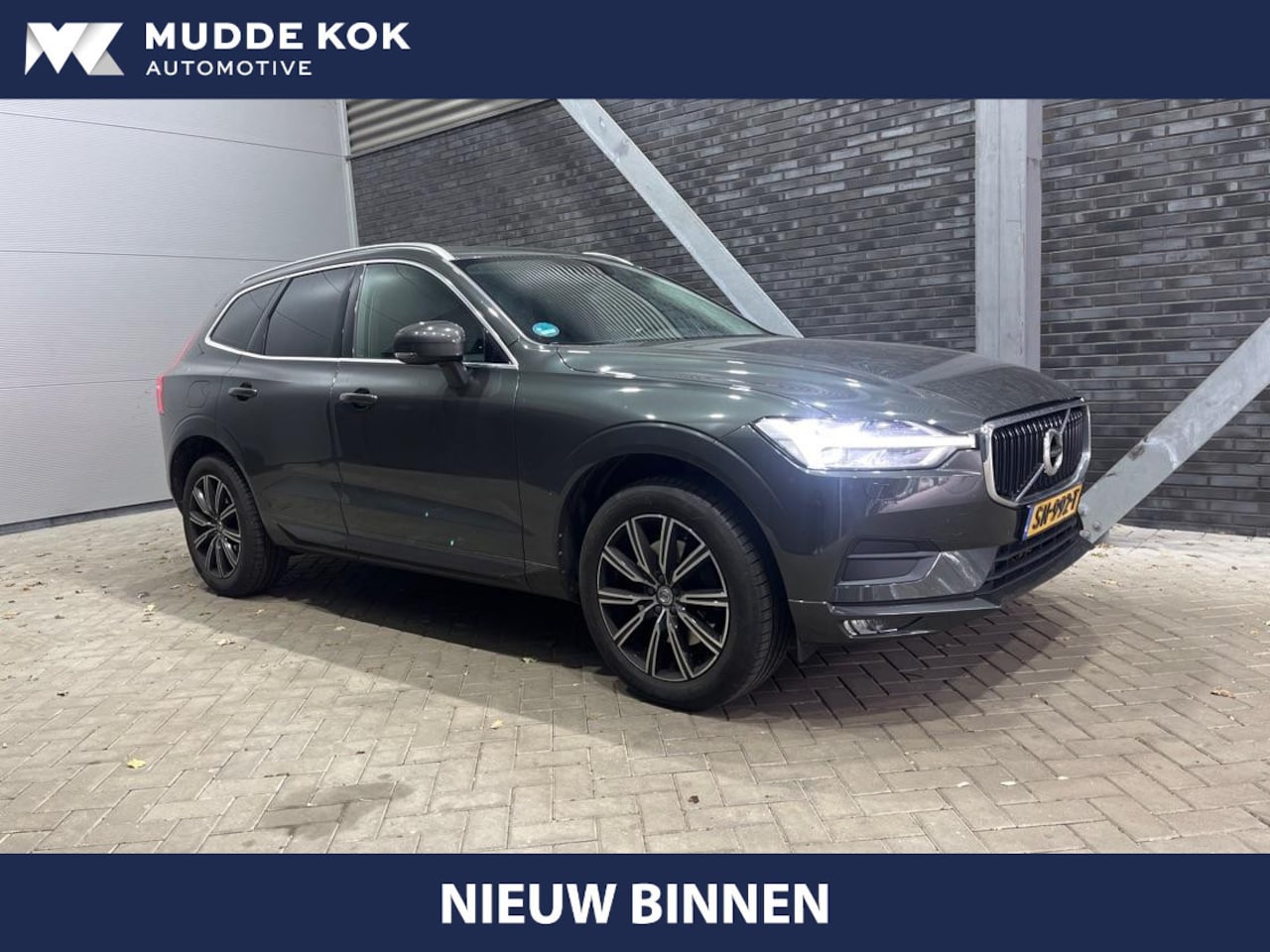 Volvo XC60 - T5 Momentum | Trekhaak | Leder | Stoelverwarming | Keyless | Getint Glas - AutoWereld.nl