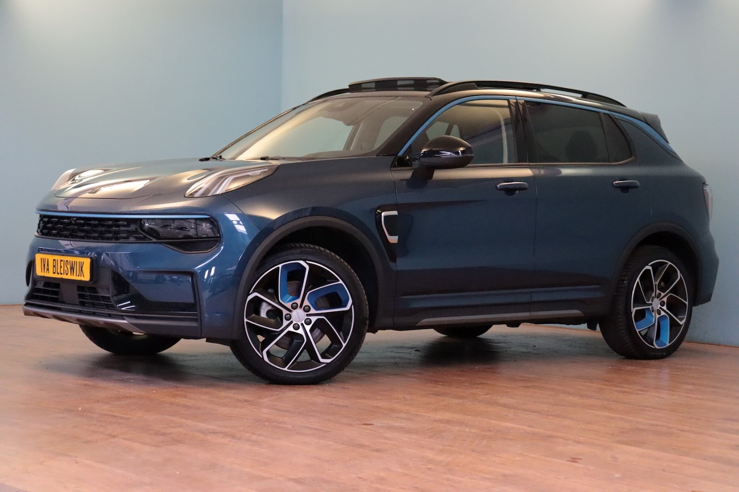 Lynk & Co 01 - 1.5 | NAVI | 360-CAMERA | SCHUIF/KANTELDAK | STOELVERW+GEHEUGEN | LANE-KEEPING/WARNING | b - AutoWereld.nl