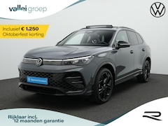 Volkswagen Tiguan - 1.5 eHybrid 204 pk DSG R-Line Edition | Panoramadak | Trekhaak | Adaptive Cruise | Side As