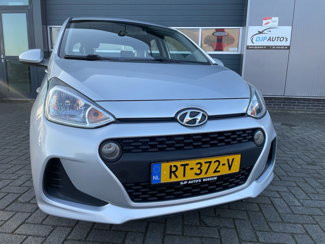 Hyundai i10 - 1.0i Comfort 5 Deurs Hatchback met o.a. Airco / Cruise control / Stuurbediening Etc! - AutoWereld.nl