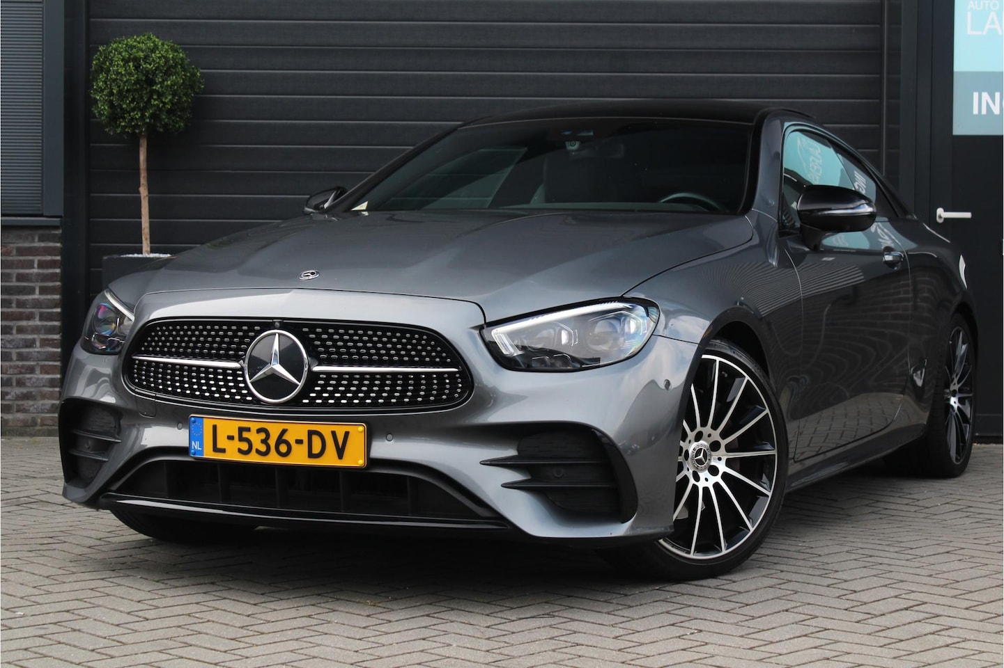 Mercedes-Benz E-klasse Coupé - 200 AMG Line | Facelift | Pano | Burmester | Sfeerverl. - AutoWereld.nl