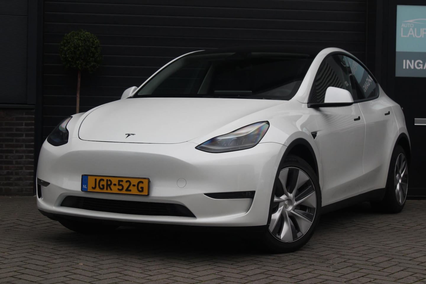 Tesla Model Y - Long Range AWD 75 kWh | FSD 3 | Scherm achter - AutoWereld.nl