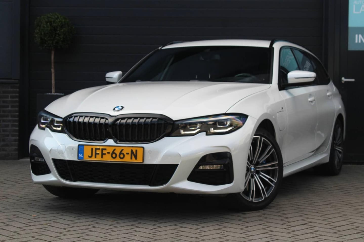 BMW 3-serie Touring - 330e M Sport | 18" L.M.| BTW - AutoWereld.nl