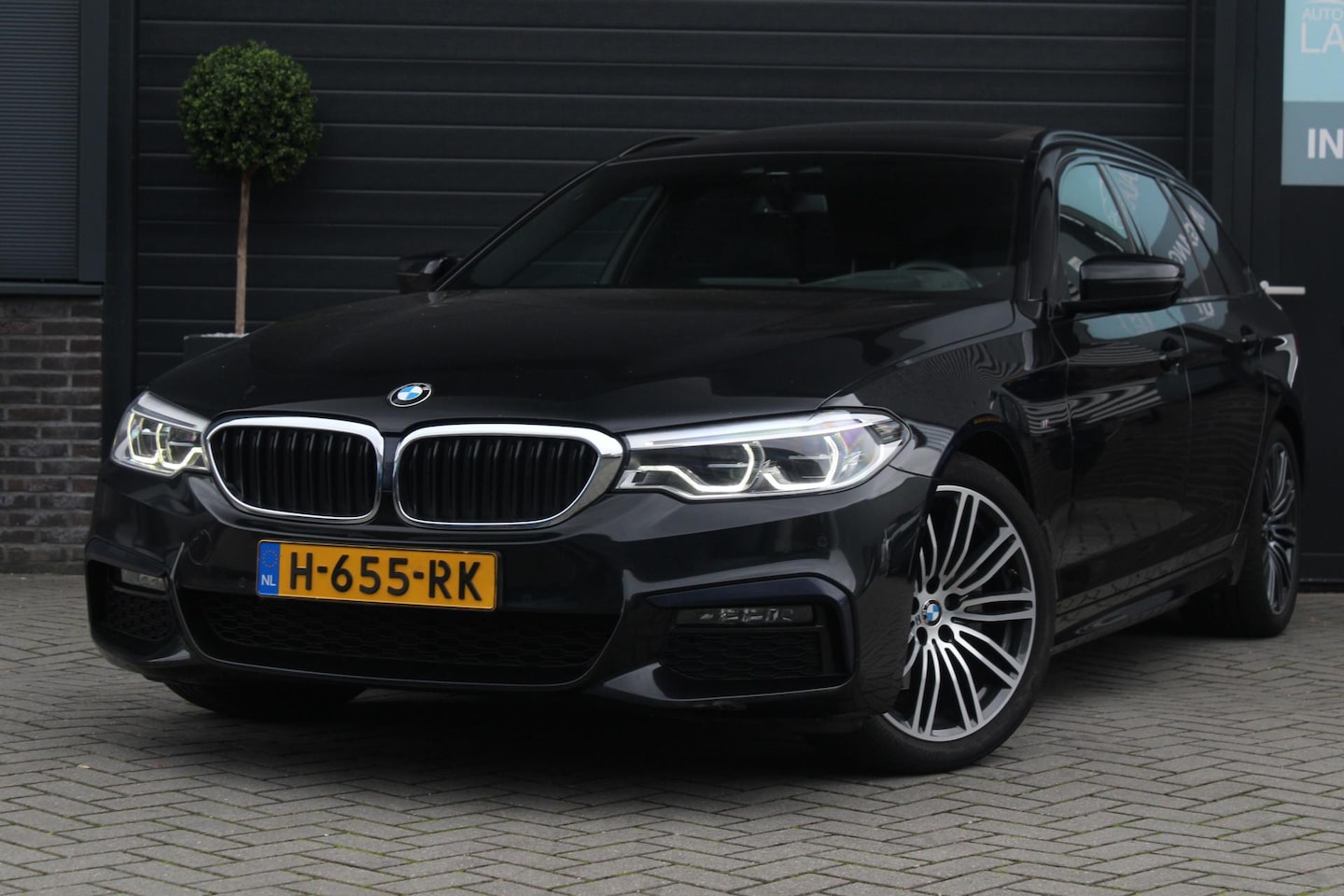 BMW 5-serie Touring - 520i M Sport | Pano | NL-Auto | H+K High Executive Edition - AutoWereld.nl