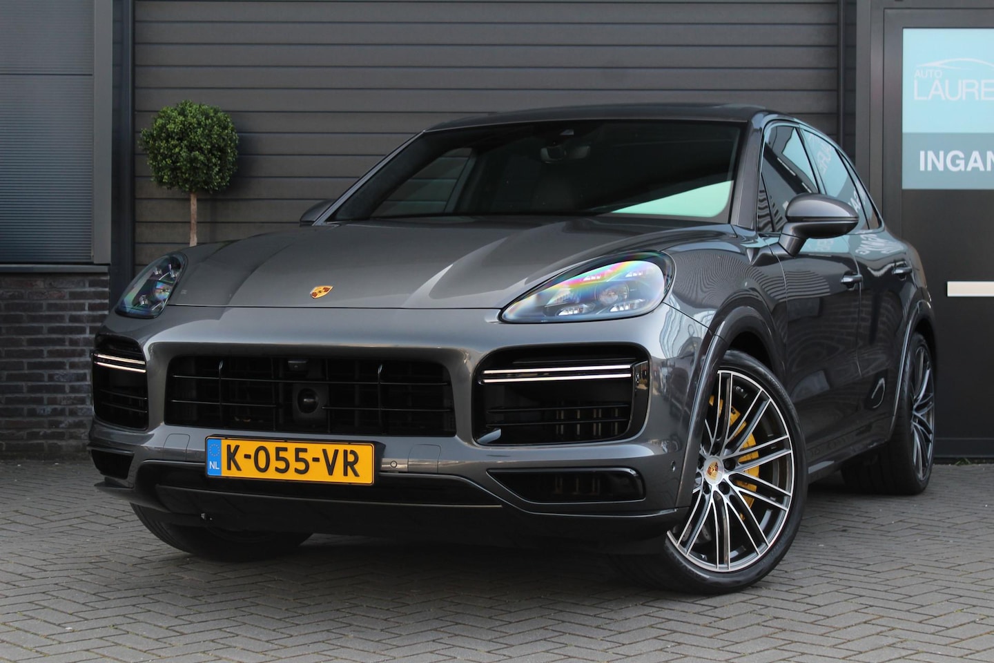 Porsche Cayenne - 4.0 Turbo S E-Hybrid | Porsche Approved | Keramisch | Luchtvering | Trekhaak - AutoWereld.nl
