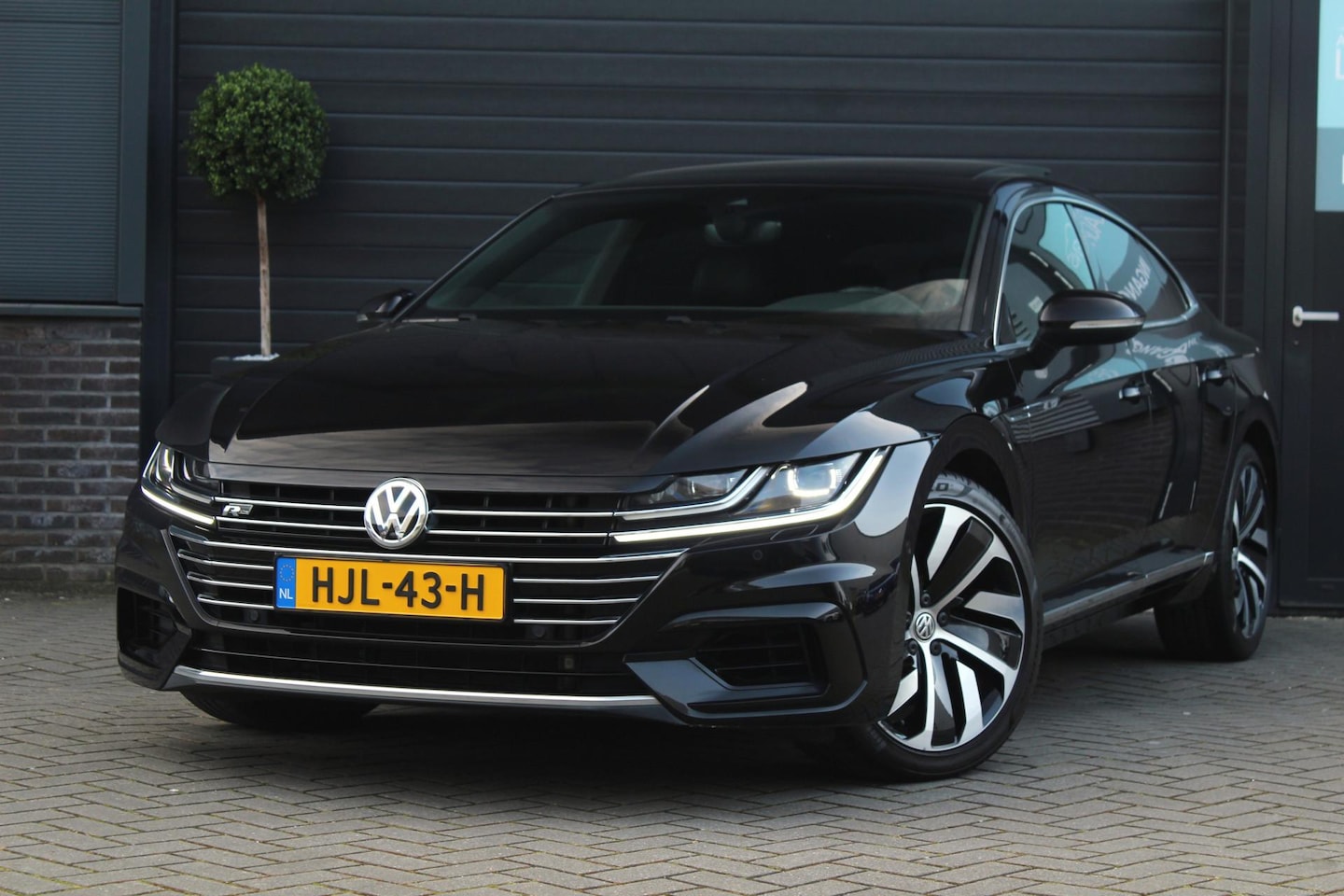 Volkswagen Arteon - 2.0 TSI 4Motion Business R | Pano | Leder | ACC - AutoWereld.nl