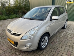 Hyundai i20 - 1.4i DynamicVersion 2e eigenaar / Airco / elektr. ramen / APK