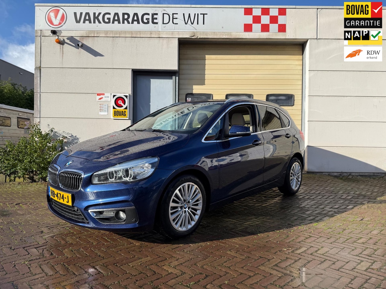 BMW 2-serie Active Tourer - 218i Luxury | Pano | Camera | Leder - AutoWereld.nl
