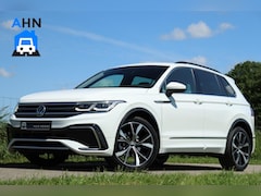 Volkswagen Tiguan - 1.5 TSI / 2x R-Line / Virtual Cockpit / Camera / Matrix LED / Trekhaak / 20"