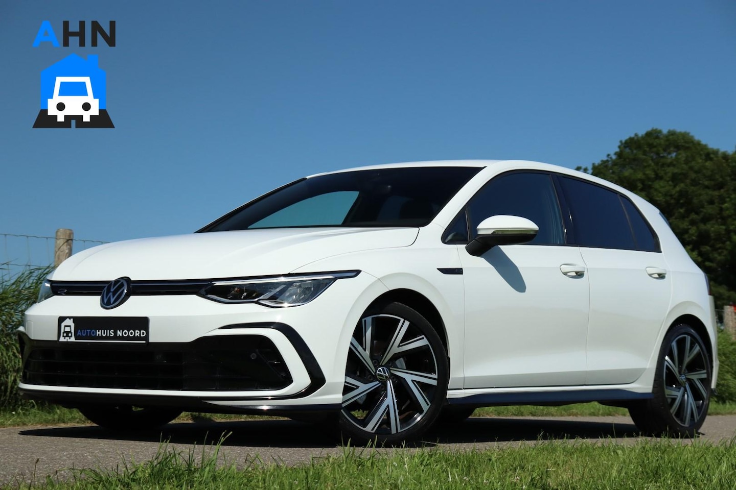 Volkswagen Golf - 8 1.5 eTSI / 3x R-Line / DSG / DAB / CarPlay / Navi / 150pk / LED / 18"! - AutoWereld.nl