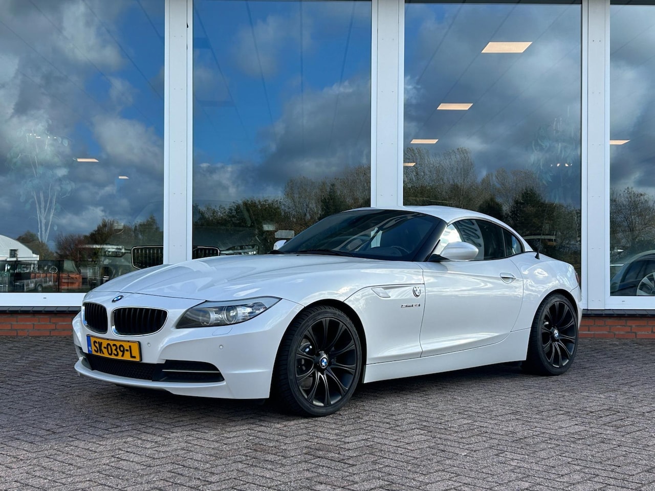 BMW Z4 Roadster - SDrive28i Executive - Navi - Leder - PDC - 18 inch - AutoWereld.nl