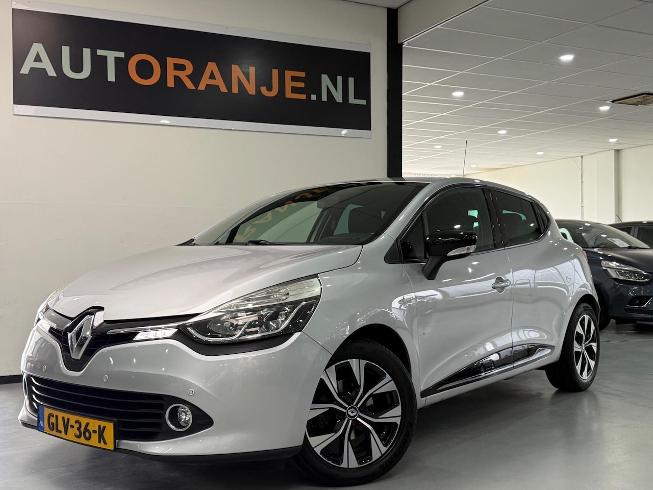 Renault Clio - 1.2 Collection-Airco-Cruise Control-APK - AutoWereld.nl