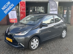 Toyota Aygo - 1.0 VVT-i X-PLAY CAMERA AIRCO BLUETOOTH EL-RAMEN/SPIEGELS NL-AUTO 5-DRS