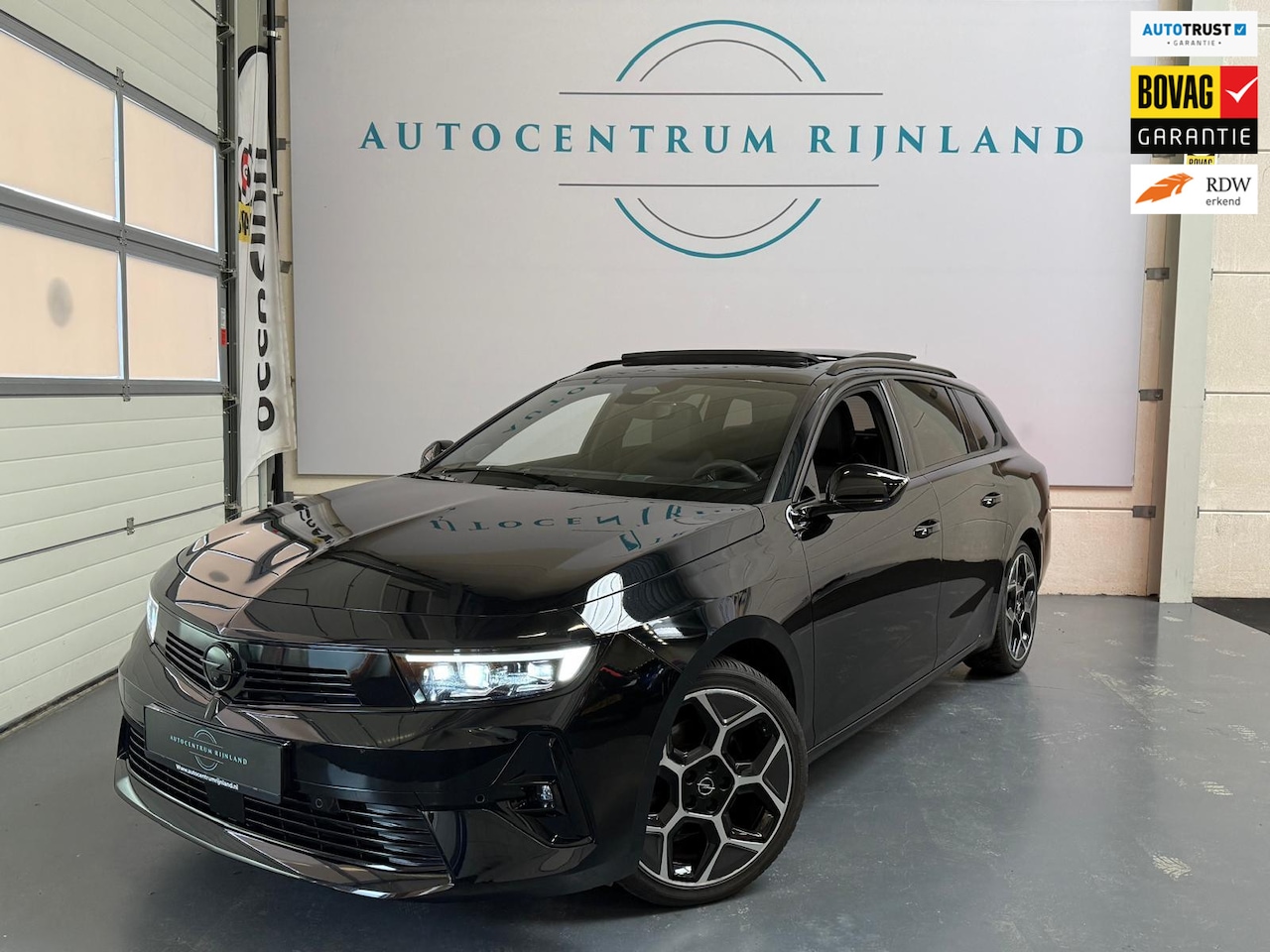 Opel Astra Sports Tourer - 1.2 Turbo Ultimate 1 JAAR BOVAG GARANTIE , PANO ,HEAD UP DISPLAY ETC ETC - AutoWereld.nl