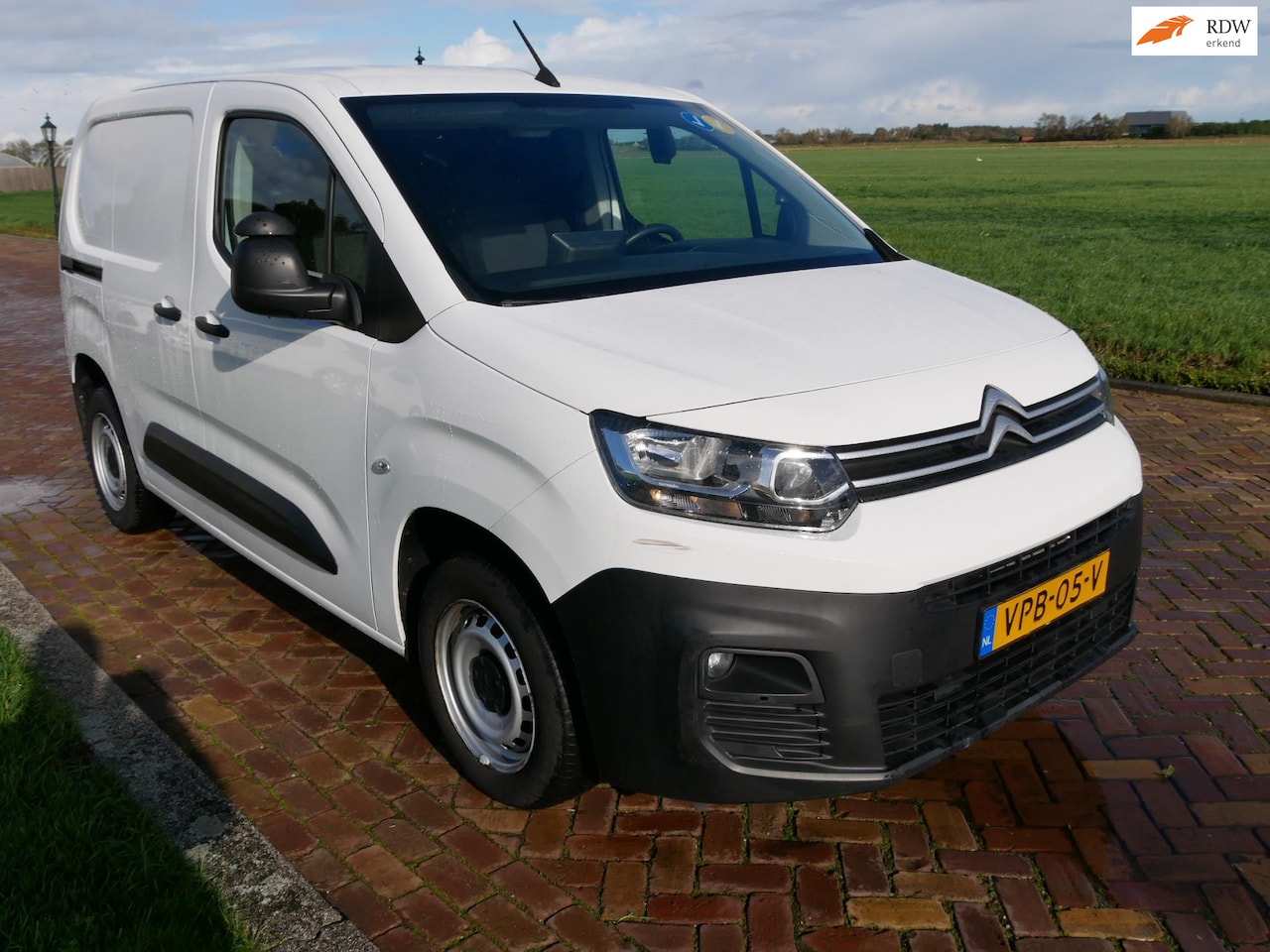 Citroën Berlingo - 1.5 BlueHDI Club 73kW AC ** 6999 EX BTW ** (2022 !! ) - AutoWereld.nl