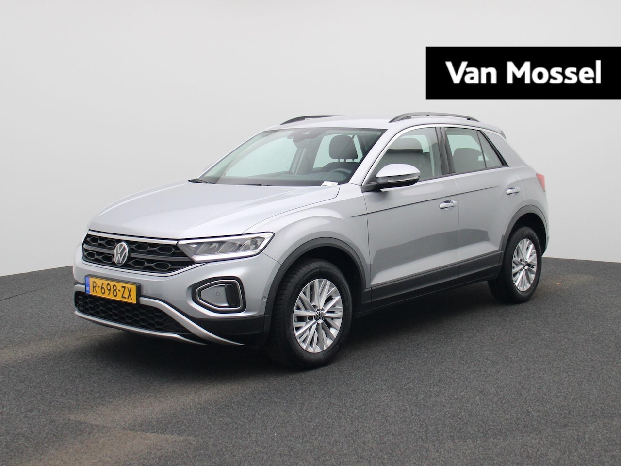 Volkswagen T-Roc - 1.0 TSI Life 110 PK | Airco | Adaptive Cruise Control | Lane Assist | Parkeersensoren | - AutoWereld.nl