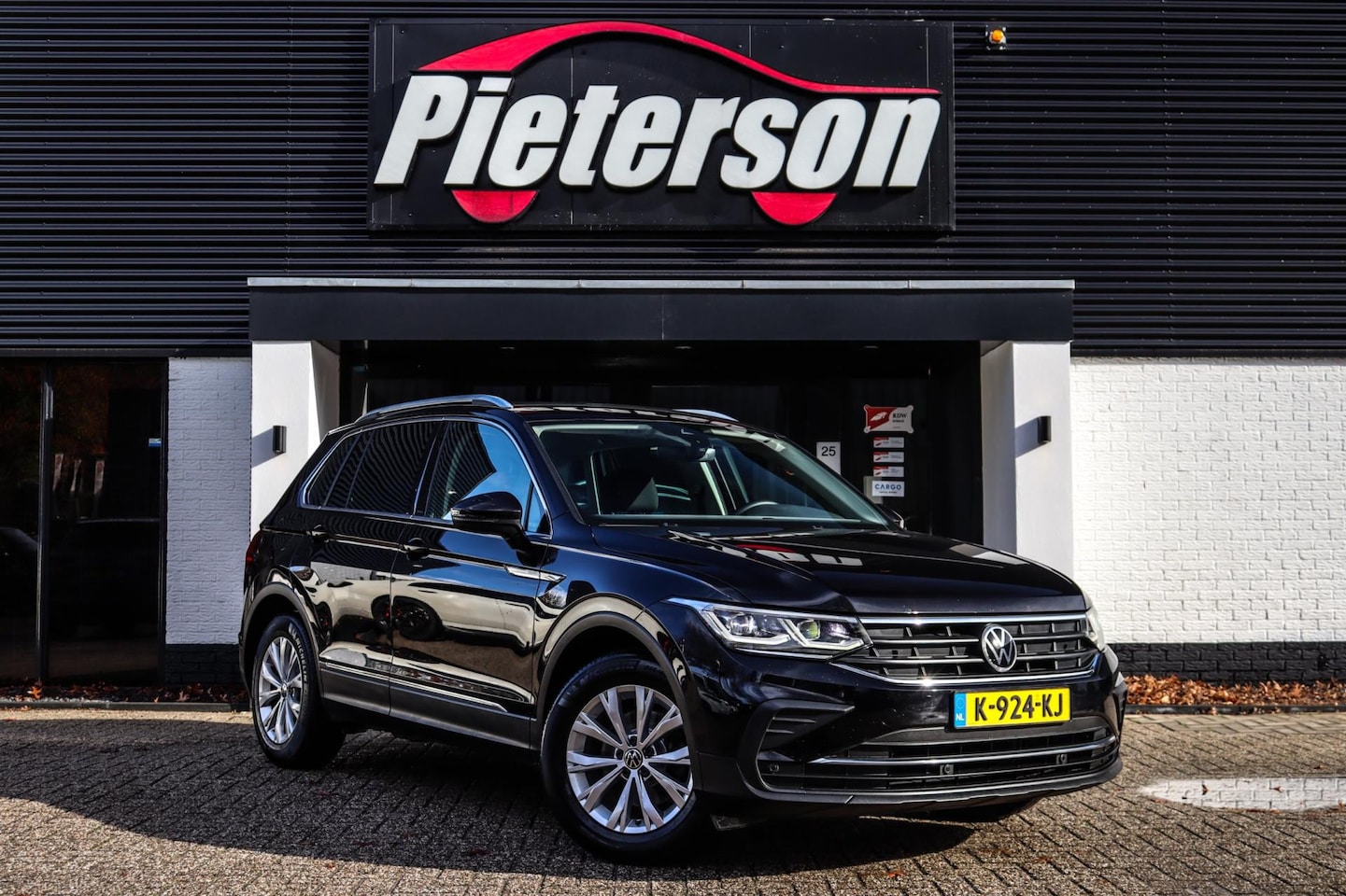 Volkswagen Tiguan - 1.5 TSI Life Business NAP BTW IQ LIGHT ACC - AutoWereld.nl