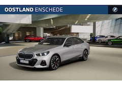 BMW 5-serie - 530e M Sport Automaat / Panoramadak / Trekhaak / Adaptief onderstel professional / Bowers