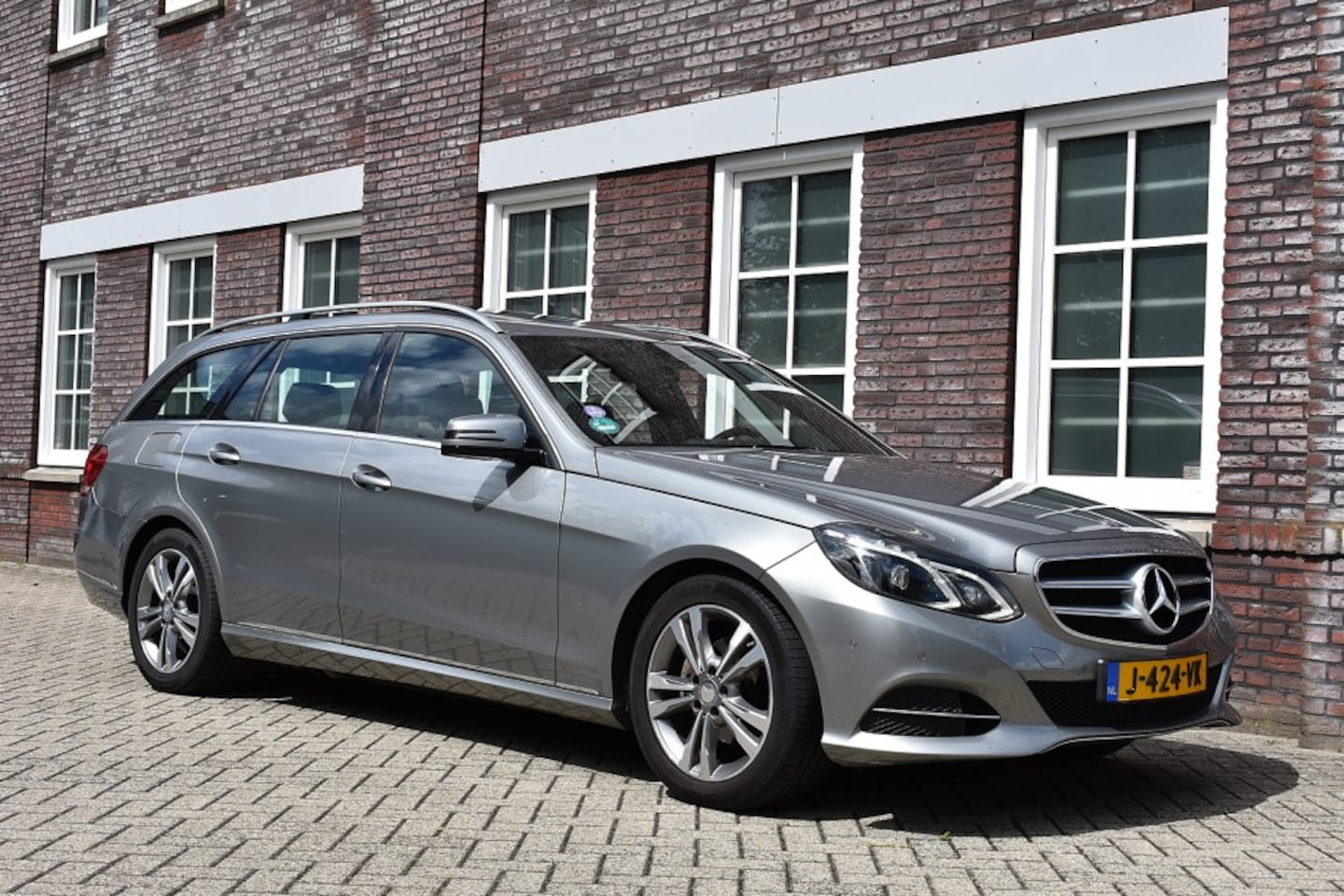 Mercedes-Benz E-klasse - 200 Avantgarde/Panodak/leer - AutoWereld.nl